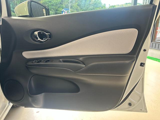 ノート Ｘ　１年保証　走行無制限　禁煙車　ワンオーナー　ドラレコ　純正ナビ　アラウンドビューモニター　Ｂｌｕｅｔｏｏｔｈオーディオ　デジタルインナーミラー　クリアランスソナー　エマージェンシーブレーキ　ＥＴＣ（70枚目）