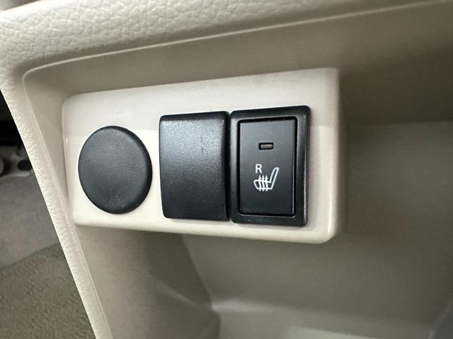 アルトラパン Ｌ　１年保証　走行無制限　メモリーナビ　フルセグＴＶ　Ｂｌｕｅｔｏｏｔｈオーディオ　レーダーブレーキサポート　アイドリングストップ　シートヒーター　プッシュスタート　スマートキー（9枚目）