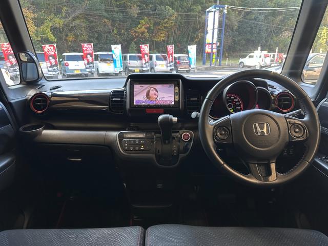 Ｎ－ＢＯＸカスタム ２トーンカラースタイル　Ｇ・ターボＡパッケージ　１年保証　走行無制限　あんしんパッケージ　ＣＴＢＡ　ドラレコ前後　インターナビ　ＴＶ　バックモニター　Ｂｌｕｅｔｏｏｔｈ　ＨＩＤ　ＥＴＣ　両側パワスラ　フォグ　パドルシフト　クルコン純正１５インチＡＷ（2枚目）