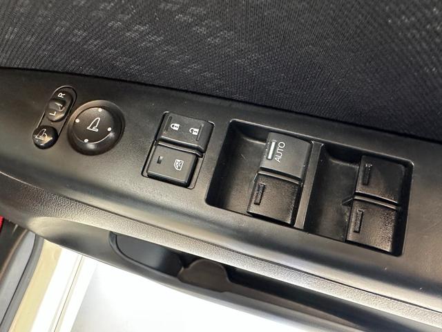 Ｎ－ＢＯＸカスタム ２トーンカラースタイル　Ｇ・ターボＡパッケージ　１年保証　走行無制限　あんしんパッケージ　ＣＴＢＡ　ドラレコ前後　インターナビ　ＴＶ　バックモニター　Ｂｌｕｅｔｏｏｔｈ　ＨＩＤ　ＥＴＣ　両側パワスラ　フォグ　パドルシフト　クルコン純正１５インチＡＷ（79枚目）