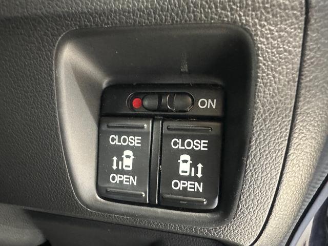 Ｎ－ＢＯＸカスタム Ｇ　ＳＳパッケージ　純正ナビ　ワンセグＴＶ　Ｂｌｕｅｔｏｏｔｈオーディオ　バックモニター　ホンダセンシング　両側パワースライドドア　ＨＩＤヘッドライト　オートライト　アイドリングストップ　純正アルミホイール（8枚目）