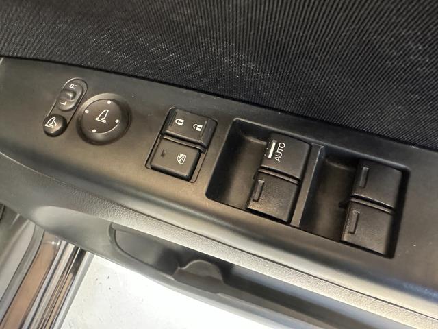 Ｎ－ＢＯＸカスタム Ｇ　ＳＳパッケージ　純正ナビ　ワンセグＴＶ　Ｂｌｕｅｔｏｏｔｈオーディオ　バックモニター　ホンダセンシング　両側パワースライドドア　ＨＩＤヘッドライト　オートライト　アイドリングストップ　純正アルミホイール（19枚目）