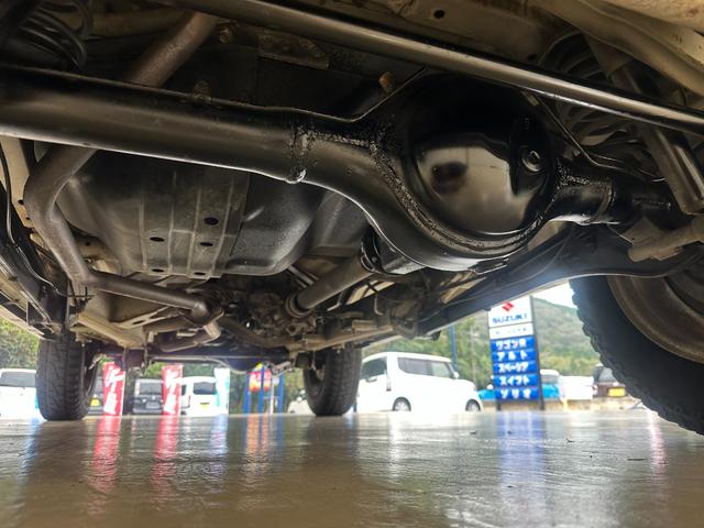 ジムニー ワイルドウインド　ルーフキャリア　ＥＴＣ　専用カバー付き背面タイヤ　フォグランプ　シートヒーター　ターボ　ミラーヒーター　４速ＡＴ　キーレス　ナビ　フルセグＴＶ　純正１６インチアルミホイール（52枚目）