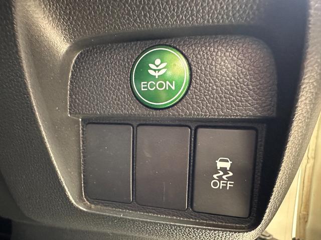 Ｎ－ＯＮＥ プレミアム・Ｌパッケージ　１年保証　走行無制限　純正ナビ　Ｂｌｕｅｔｏｏｔｈオーディオ　ワンセグＴＶ　ＥＴＣ　ＨＩＤヘッドライト　オートライト　アイドリングストップ　フォグランプ　プッシュスタート　スマートキー　アルミホイール（9枚目）