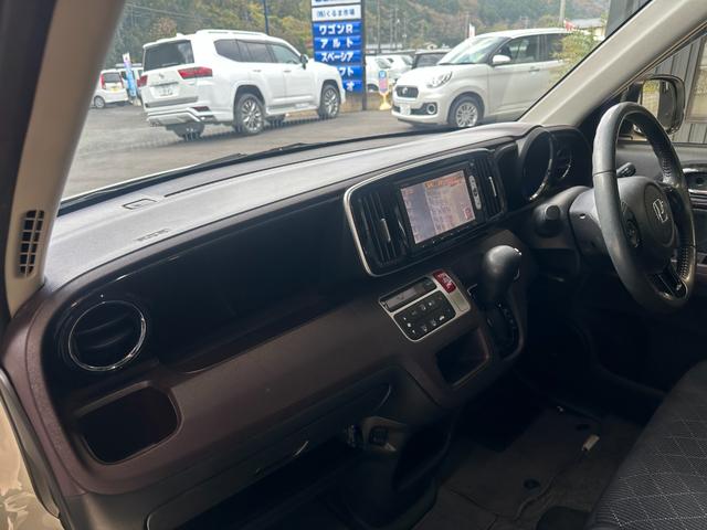 Ｎ－ＯＮＥ プレミアム・Ｌパッケージ　１年保証　走行無制限　純正ナビ　Ｂｌｕｅｔｏｏｔｈオーディオ　ワンセグＴＶ　ＥＴＣ　ＨＩＤヘッドライト　オートライト　アイドリングストップ　フォグランプ　プッシュスタート　スマートキー　アルミホイール（43枚目）
