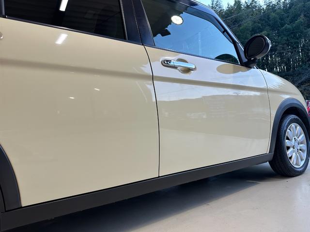 アルトラパン Ｘ　１年保証　走行無制限　レーダーブレーキサポート　ストラーダナビ　フルセグＴＶ　Ｂｌｕｅｔｏｏｔｈオーディオ　ＨＩＤヘッドライト　アイドリングストップ　プッシュスタート　スマートキー　アルミホイール（40枚目）