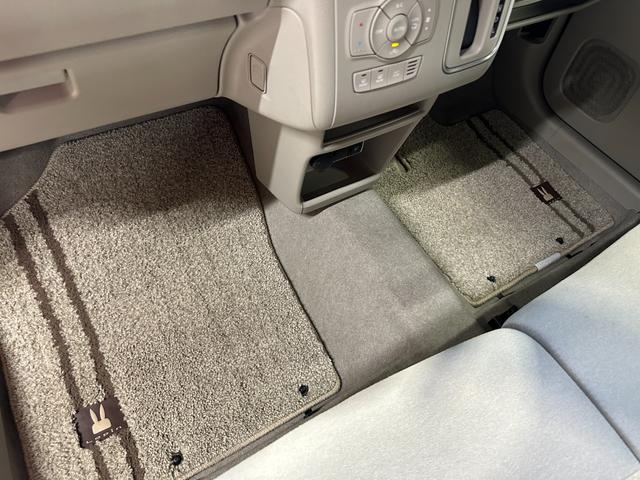 アルトラパン Ｘ　１年保証　走行無制限　レーダーブレーキサポート　ストラーダナビ　フルセグＴＶ　Ｂｌｕｅｔｏｏｔｈオーディオ　ＨＩＤヘッドライト　アイドリングストップ　プッシュスタート　スマートキー　アルミホイール（61枚目）