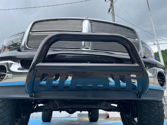 ダッジ・ラム ララミー　１５００　クワッドキャブ　４ＷＤ　リフトアップ　ヘッドライト＆フォグ新品　　大型ミラー　ハードトノカバー　ワイドフェンダー　実走行（5枚目）
