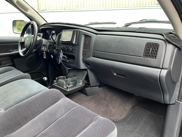 ダッジ・ラム ララミー　１５００　クワッドキャブ　４ＷＤ　リフトアップ　ヘッドライト＆フォグ新品　　大型ミラー　ハードトノカバー　ワイドフェンダー　実走行（22枚目）