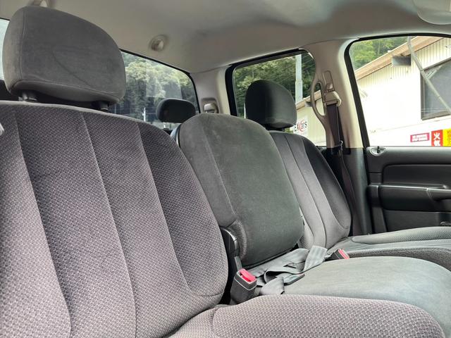 ダッジ・ラム ララミー　１５００　クワッドキャブ　４ＷＤ　リフトアップ　ヘッドライト＆フォグ新品　　大型ミラー　ハードトノカバー　ワイドフェンダー　実走行（24枚目）