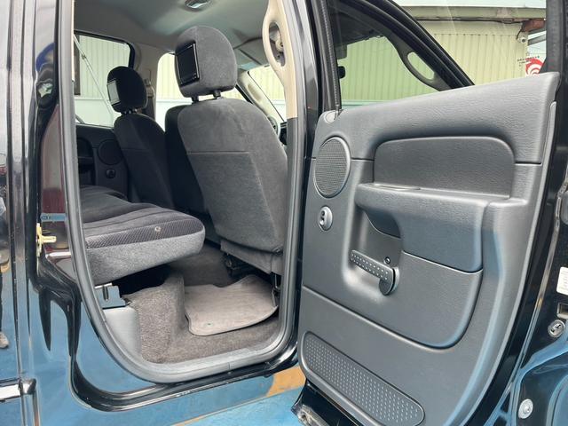 ダッジ・ラム ララミー　１５００　クワッドキャブ　４ＷＤ　リフトアップ　ヘッドライト＆フォグ新品　　大型ミラー　ハードトノカバー　ワイドフェンダー　実走行（25枚目）