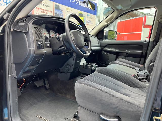 ダッジ・ラム ララミー　１５００　クワッドキャブ　４ＷＤ　リフトアップ　ヘッドライト＆フォグ新品　　大型ミラー　ハードトノカバー　ワイドフェンダー　実走行（28枚目）