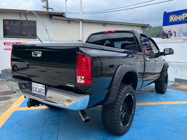 ダッジ・ラム ララミー　１５００　クワッドキャブ　４ＷＤ　リフトアップ　ヘッドライト＆フォグ新品　　大型ミラー　ハードトノカバー　ワイドフェンダー　実走行（32枚目）