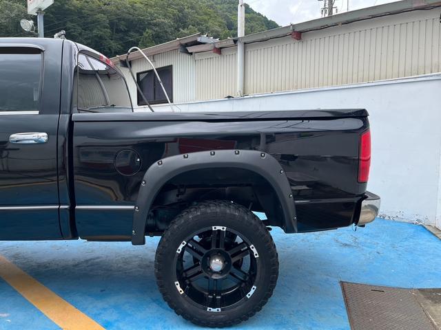 ダッジ・ラム ララミー　１５００　クワッドキャブ　４ＷＤ　リフトアップ　ヘッドライト＆フォグ新品　　大型ミラー　ハードトノカバー　ワイドフェンダー　実走行（34枚目）