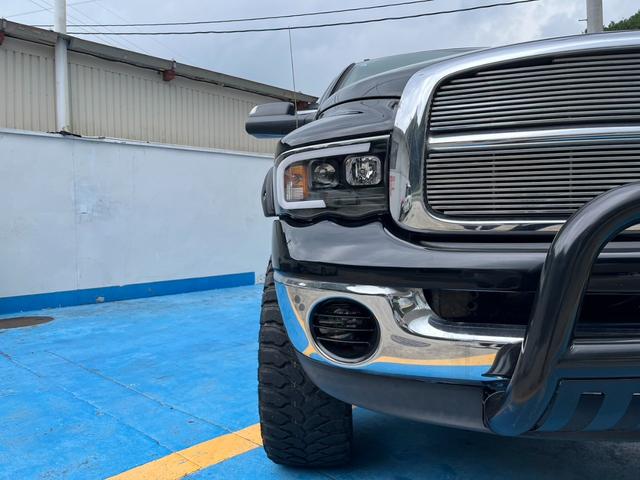 ダッジ・ラム ララミー　１５００　クワッドキャブ　４ＷＤ　リフトアップ　ヘッドライト＆フォグ新品　　大型ミラー　ハードトノカバー　ワイドフェンダー　実走行（36枚目）