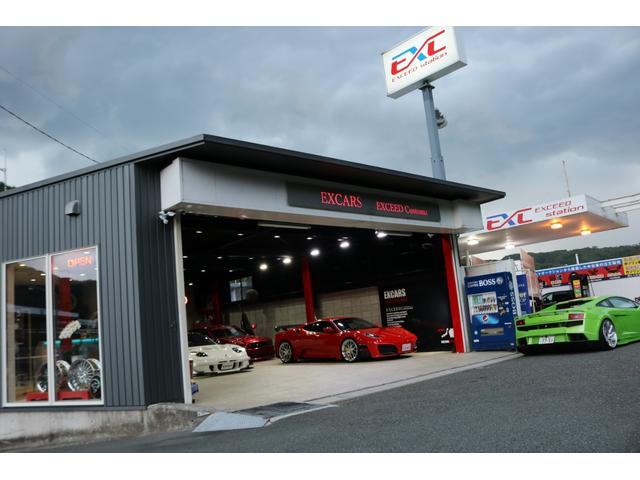 ●お店にはデモカー展示!アメ車、輸入車の多いお店ですが軽四やバイクもあります。かっこいい車が大好きなお店です。全員でかっこいい車作りを楽しんでます!お客さんともいつも和気あいあいと話に花が咲いてます♪