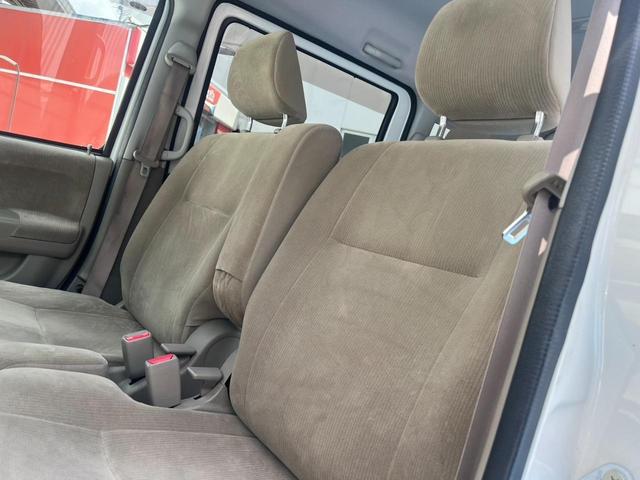 ●運転席・助手席とも気になるようなきず、汚れ、へたりなど大きなダメージはなく良好です。