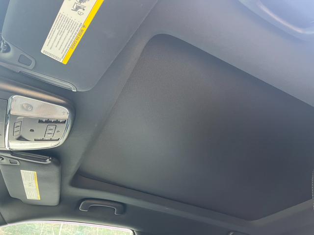 �����[�J�I�v�V�����̒��ł������x�������w�d���K���X�T�����[�t�x�𑕔��B�t���I�[�v����`���g�A�b�v�ȂǐF�X�ȏ�ʂɑΉ����A���b�N�X���f�G��