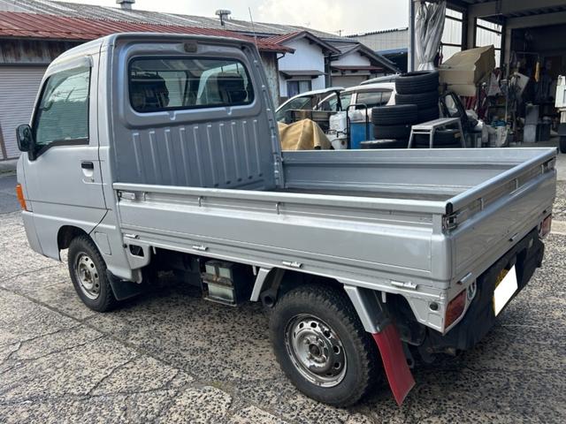 サンバートラック ＴＣ－ＳＣ　５ＭＴ　スーパーチャージャー　距離３００００キロ！　切り替え４ＷＤ　パワステ　エアコン　ＡＢＳ　エアバック　革調シートカバー（6枚目）