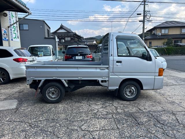 サンバートラック ＴＣ－ＳＣ　５ＭＴ　スーパーチャージャー　距離３００００キロ！　切り替え４ＷＤ　パワステ　エアコン　ＡＢＳ　エアバック　革調シートカバー（9枚目）