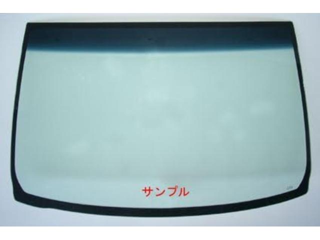 サンバートラック ＴＣ－ＳＣ　５ＭＴ　スーパーチャージャー　距離３００００キロ！　切り替え４ＷＤ　パワステ　エアコン　ＡＢＳ　エアバック　革調シートカバー（15枚目）