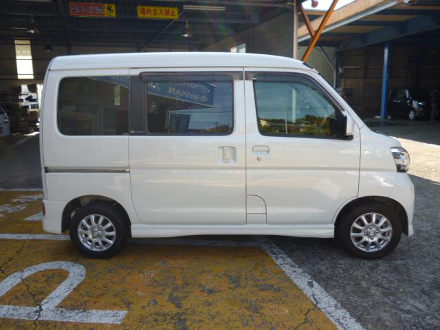 アトレーワゴン カスタムターボR フルタイム4WD(5枚目)