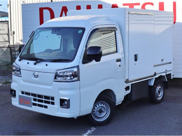 ハイゼットトラック 　４ＷＤ　ＦＲＰ中温冷凍車　（－５℃＋２０℃）　（片側スライドドア仕様）衝突被害軽減システム　デジタルインナーミラー　バックカメラ　スマートキー　フォグランプ　マニュアルエアコン　ＬＥＤヘッドランプ（2枚目）