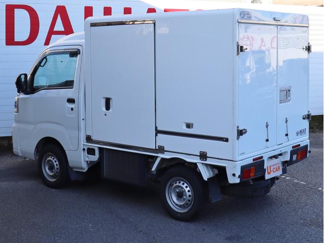 ハイゼットトラック 　４ＷＤ　ＦＲＰ中温冷凍車　（－５℃＋２０℃）　（片側スライドドア仕様）衝突被害軽減システム　デジタルインナーミラー　バックカメラ　スマートキー　フォグランプ　マニュアルエアコン　ＬＥＤヘッドランプ（4枚目）