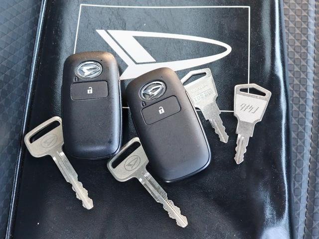 ハイゼットトラック 　４ＷＤ　ＦＲＰ中温冷凍車　（－５℃＋２０℃）　（片側スライドドア仕様）衝突被害軽減システム　デジタルインナーミラー　バックカメラ　スマートキー　フォグランプ　マニュアルエアコン　ＬＥＤヘッドランプ（9枚目）
