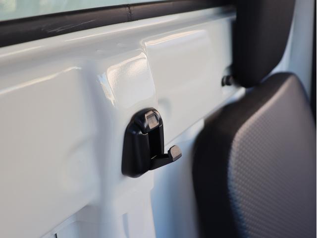 ハイゼットトラック 　４ＷＤ　ＦＲＰ中温冷凍車　（－５℃＋２０℃）　（片側スライドドア仕様）衝突被害軽減システム　デジタルインナーミラー　バックカメラ　スマートキー　フォグランプ　マニュアルエアコン　ＬＥＤヘッドランプ（24枚目）