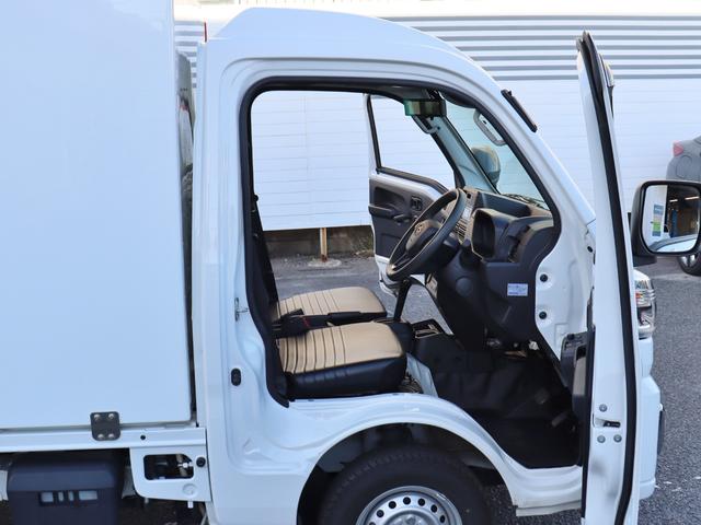 ハイゼットトラック 　４ＷＤ　ＦＲＰ中温冷凍車　（－５℃＋２０℃）　（片側スライドドア仕様）衝突被害軽減システム　デジタルインナーミラー　バックカメラ　スマートキー　フォグランプ　マニュアルエアコン　ＬＥＤヘッドランプ（26枚目）