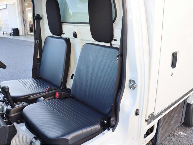 ハイゼットトラック 　４ＷＤ　ＦＲＰ中温冷凍車　（－５℃＋２０℃）　（片側スライドドア仕様）衝突被害軽減システム　デジタルインナーミラー　バックカメラ　スマートキー　フォグランプ　マニュアルエアコン　ＬＥＤヘッドランプ（28枚目）