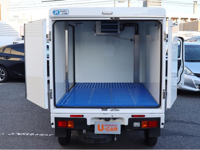 ハイゼットトラック 　４ＷＤ　ＦＲＰ中温冷凍車　（－５℃＋２０℃）　（片側スライドドア仕様）衝突被害軽減システム　デジタルインナーミラー　バックカメラ　スマートキー　フォグランプ　マニュアルエアコン　ＬＥＤヘッドランプ（31枚目）