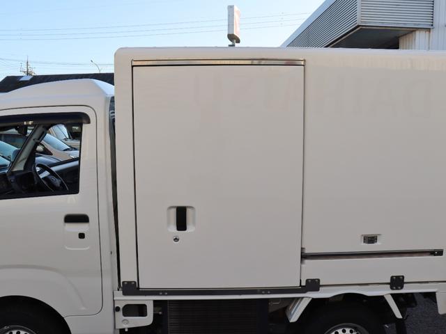 ハイゼットトラック 　４ＷＤ　ＦＲＰ中温冷凍車　（－５℃＋２０℃）　（片側スライドドア仕様）衝突被害軽減システム　デジタルインナーミラー　バックカメラ　スマートキー　フォグランプ　マニュアルエアコン　ＬＥＤヘッドランプ（33枚目）