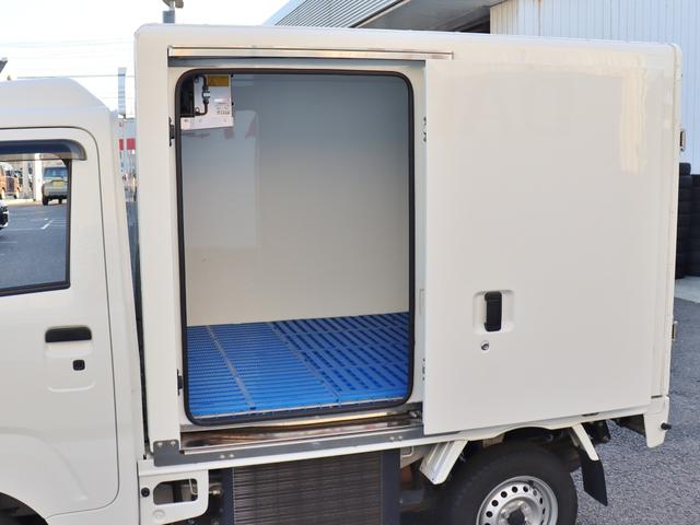 ハイゼットトラック 　４ＷＤ　ＦＲＰ中温冷凍車　（－５℃＋２０℃）　（片側スライドドア仕様）衝突被害軽減システム　デジタルインナーミラー　バックカメラ　スマートキー　フォグランプ　マニュアルエアコン　ＬＥＤヘッドランプ（35枚目）