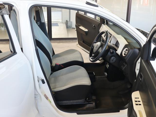 アルト Ｌ　衝突被害軽減システム　キーレス　ＣＤオーディオ　シートヒーター　アイドリングストップ　運転席・助手席エアバック　ＡＭ・ＦＭラジオ　ＡＵＸ　ヘッドライトレベライザー　フロアマット　サイドドアバイザー（21枚目）