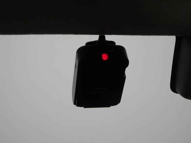 ムーヴキャンバス メイクアップＳＡ２　４ＷＤ　フルセグ　メモリーナビ　ＤＶＤ再生　バックカメラ　アイドリングストップ　衝突被害軽減システム　ＥＴＣ　ドラレコ　スマートキー　両側電動スライドドア　ＬＥＤヘッドランプ　ベンチシート（9枚目）