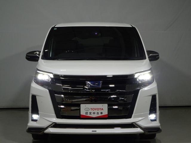 暗い夜道も明るく照らすＬＥＤヘッドライト装着車！夜間のドライブも安心です。悪天候の運転をサポートするフォグランプも付いています。