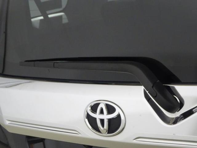 雨中の後方視界も、よりクリアに！リヤワイパー付き。