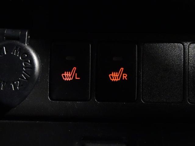 シートヒーター機能付き。シートがすぐに暖かくなるので、冬のドライブにあると嬉しい機能です！