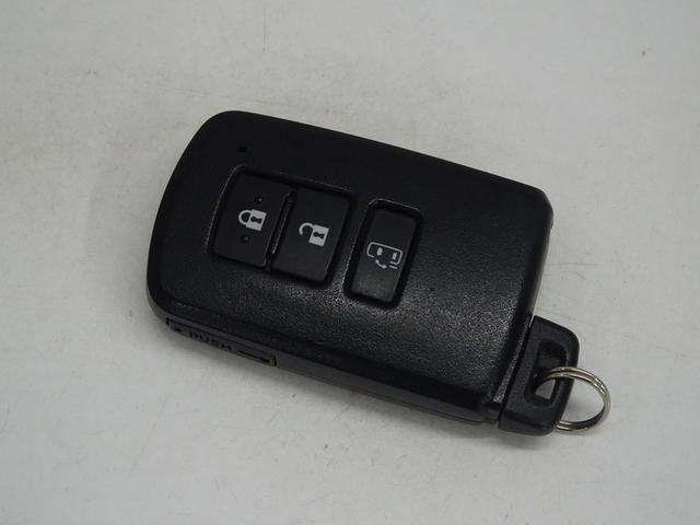 �X�}�[�g�L�[�B����������Ă��邾���ŁA�h�A���b�N�̊J�A�X���C�h�h�A�̊J�A�G���W���n���������^�b�`�B