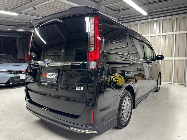 エスクァイア ハイブリッドＧｉ　ブラックテーラード　／ハイブリッド／１１インチアルパインビックＸ／ＢＬＵＥＴＯＯＴＨ／フルセグＴＶ／ＨＤＭＩ／バックモニター／アルパインフリップダウンモニター／シートヒーター／クルーズコントロール／シートヒーター／ＥＴＣ（12枚目）