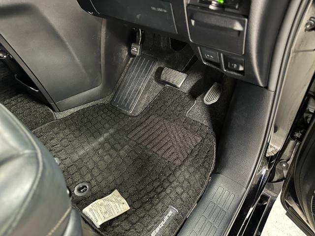 エスクァイア ハイブリッドＧｉ　ブラックテーラード　／ハイブリッド／１１インチアルパインビックＸ／ＢＬＵＥＴＯＯＴＨ／フルセグＴＶ／ＨＤＭＩ／バックモニター／アルパインフリップダウンモニター／シートヒーター／クルーズコントロール／シートヒーター／ＥＴＣ（43枚目）