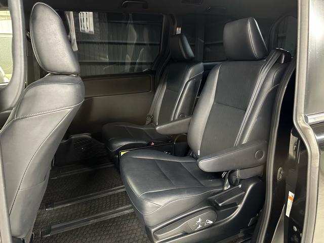 エスクァイア ハイブリッドＧｉ　ブラックテーラード　／ハイブリッド／１１インチアルパインビックＸ／ＢＬＵＥＴＯＯＴＨ／フルセグＴＶ／ＨＤＭＩ／バックモニター／アルパインフリップダウンモニター／シートヒーター／クルーズコントロール／シートヒーター／ＥＴＣ（45枚目）