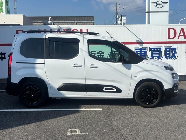 ベルランゴ マックス ブルーHDi ワンオーナー 禁煙車 走行7,000km クリーンディーゼル マルチパノラミックルーフ ドラレコ 両側スライドドア ナビ ETC(3枚目)