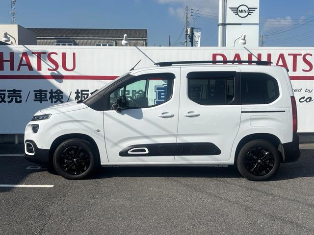 ベルランゴ マックス ブルーHDi ワンオーナー 禁煙車 走行7,000km クリーンディーゼル マルチパノラミックルーフ ドラレコ 両側スライドドア ナビ ETC(4枚目)