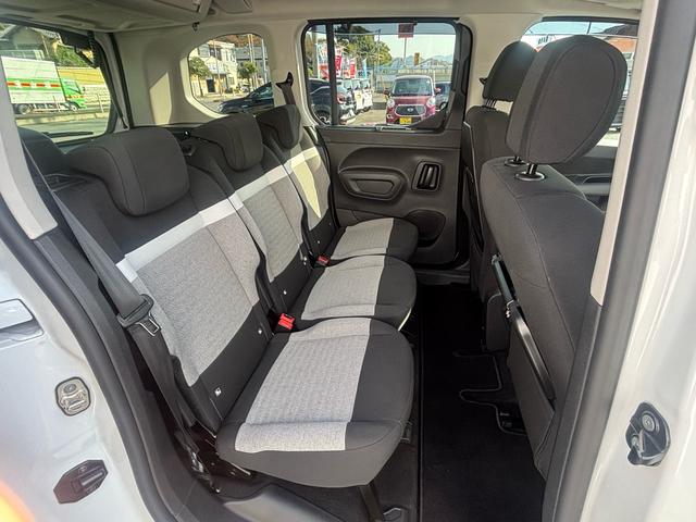 ベルランゴ マックス ブルーHDi ワンオーナー 禁煙車 走行7,000km クリーンディーゼル マルチパノラミックルーフ ドラレコ 両側スライドドア ナビ ETC(7枚目)