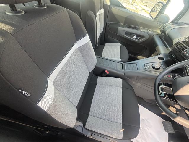 ベルランゴ マックス ブルーHDi ワンオーナー 禁煙車 走行7,000km クリーンディーゼル マルチパノラミックルーフ ドラレコ 両側スライドドア ナビ ETC(15枚目)