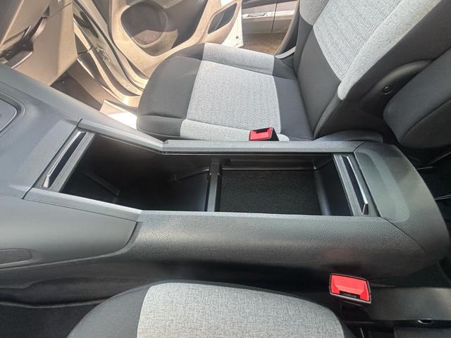 ベルランゴ マックス ブルーHDi ワンオーナー 禁煙車 走行7,000km クリーンディーゼル マルチパノラミックルーフ ドラレコ 両側スライドドア ナビ ETC(17枚目)