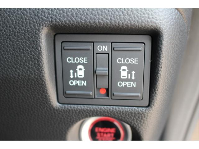L ホンダセンシング 両側パワースライドドア シートバックテーブル シートヒーター リアロールシェイド キーフリーシステム プレミアムグラマラスブロンズ(29枚目)